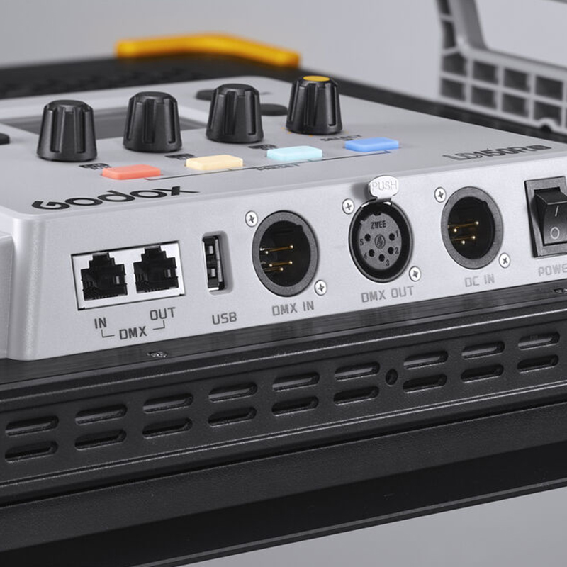 Lámpara Godox LED150RS con Aletas y Adaptador de Corriente (copia)