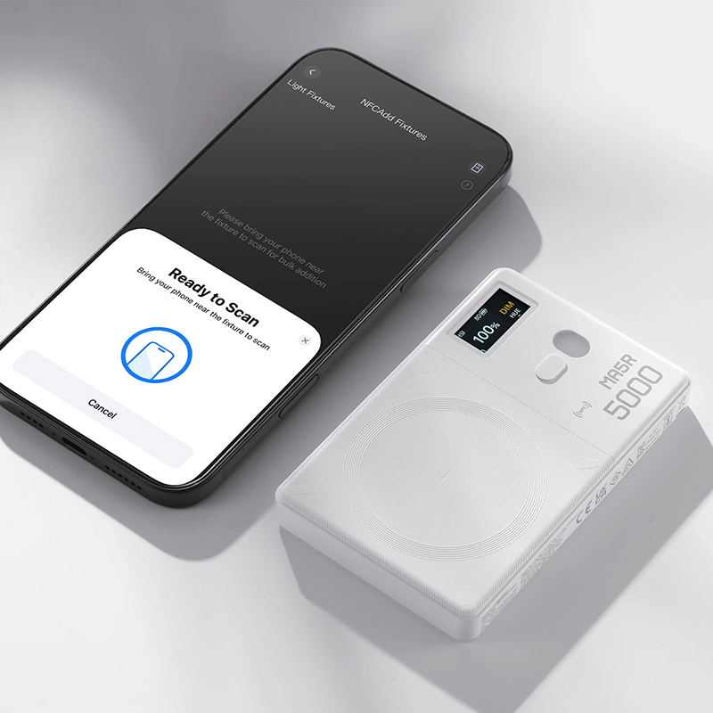 Lámpara Led RGB Portátil Godox MA5R color Negro